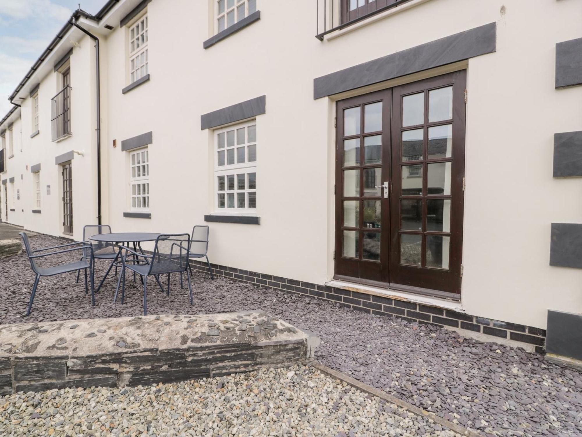 Whistle Stop Apartment Porthmadog Exteriör bild